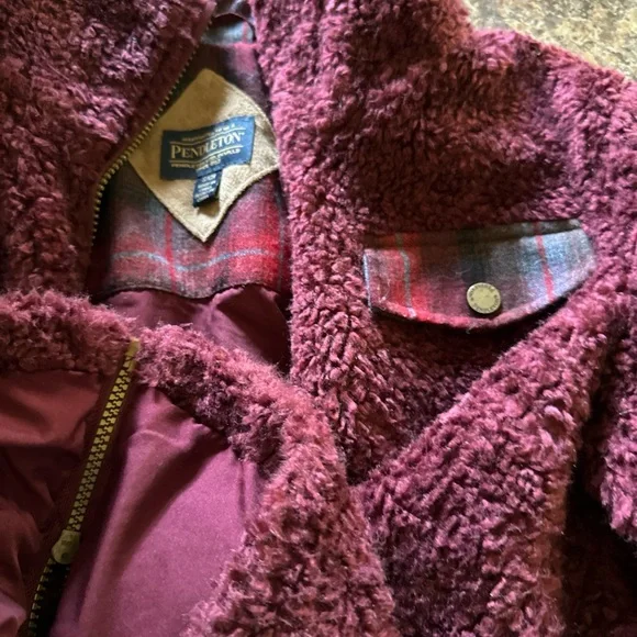 Pendleton Maroon Teddy Jacket. Women or Girl - Picture 5 of 7